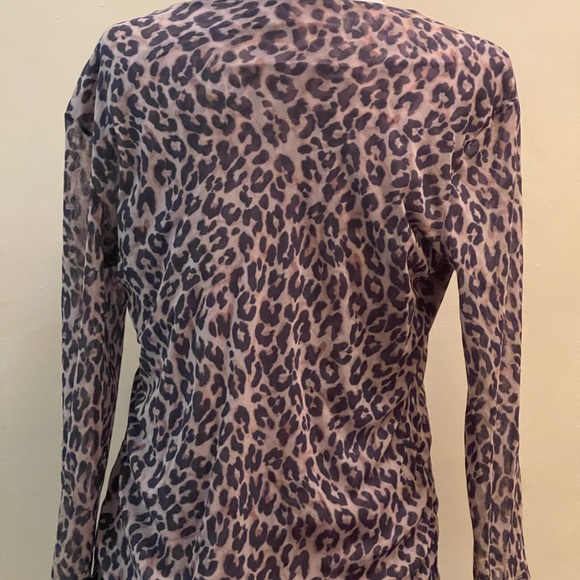 Leopard V-Neck Mesh Top - Picture 5 of 6